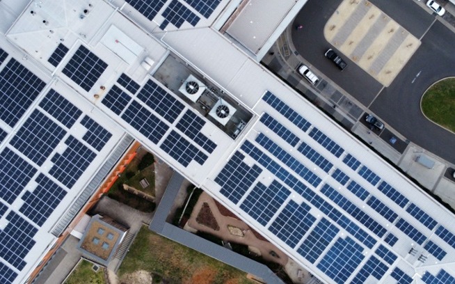 Aerial photo of rooftop solar at Tamworth Hospital